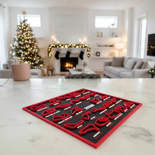 3D-gedruckter Streckenkalender auf dem Schreibtisch